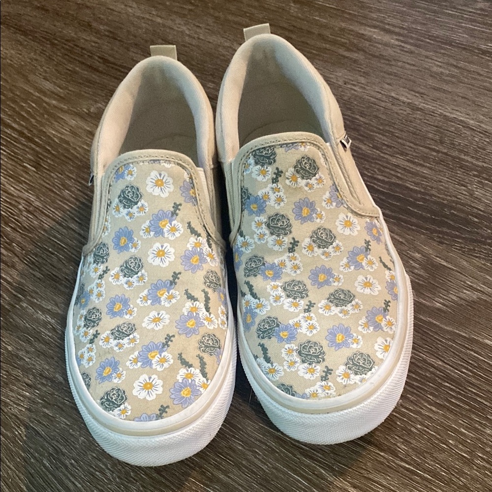 Vans Cream and White Sneakers Slip-On Style